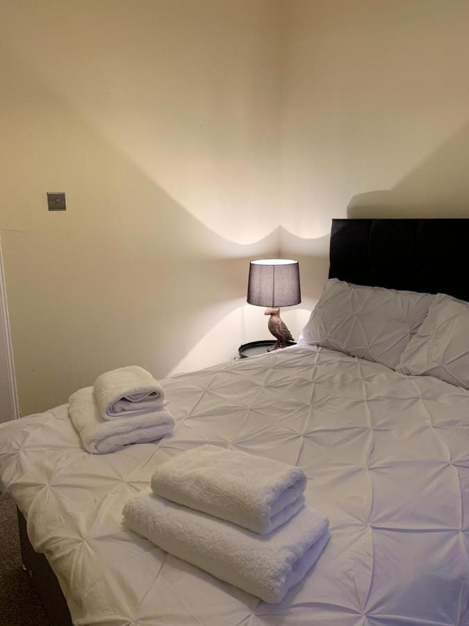 Clyde Hub Apartment Гурок Екстериор снимка