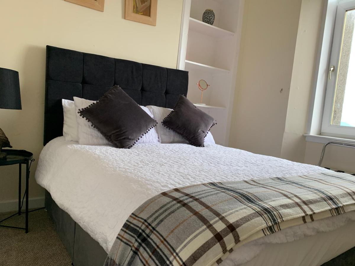 Clyde Hub Apartment Гурок Екстериор снимка